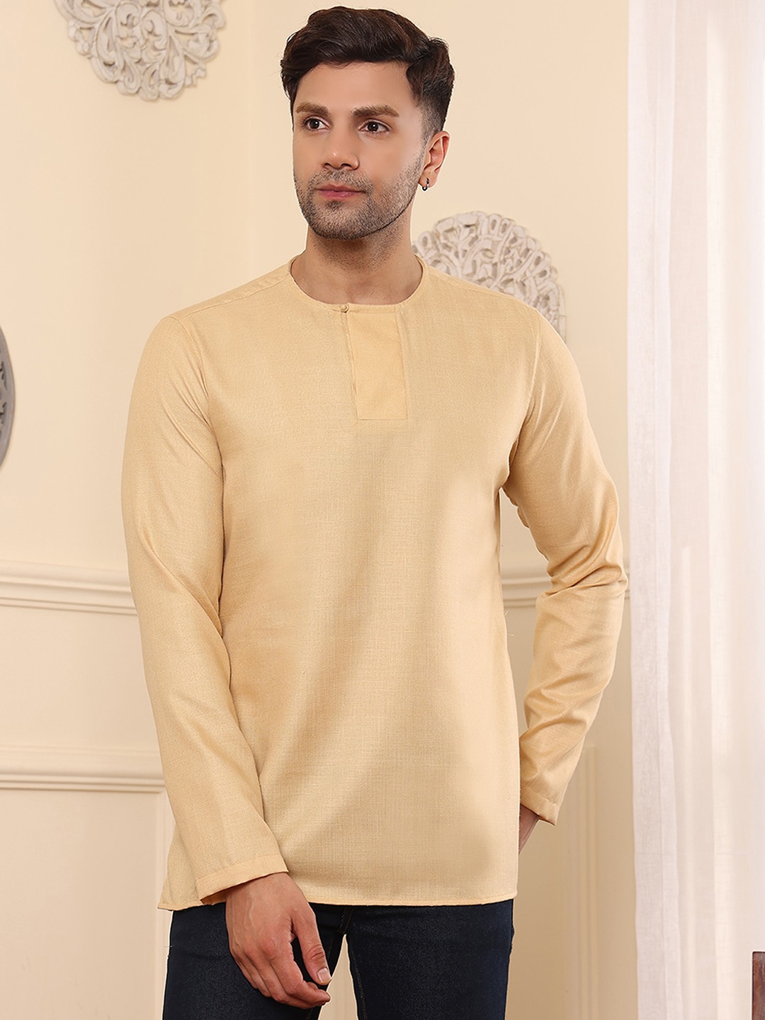 

DEYANN Jacquard Straight Short Kurta, Cream