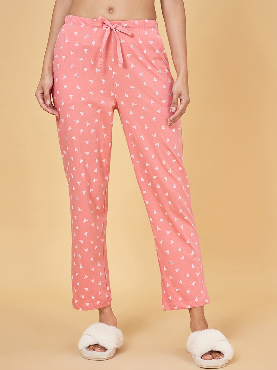 

Dreamz by Pantaloons Women Geometric Printed Pure Cotton Lounge Pants, Peach