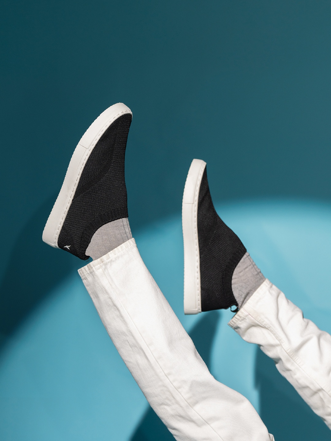 

YOHO Men Slip-On Sneakers, Black