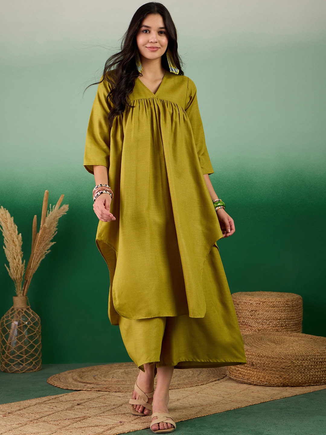 

Sangria V-Neck Empire Linen A-Line Kurta With Palazzo, Lime green