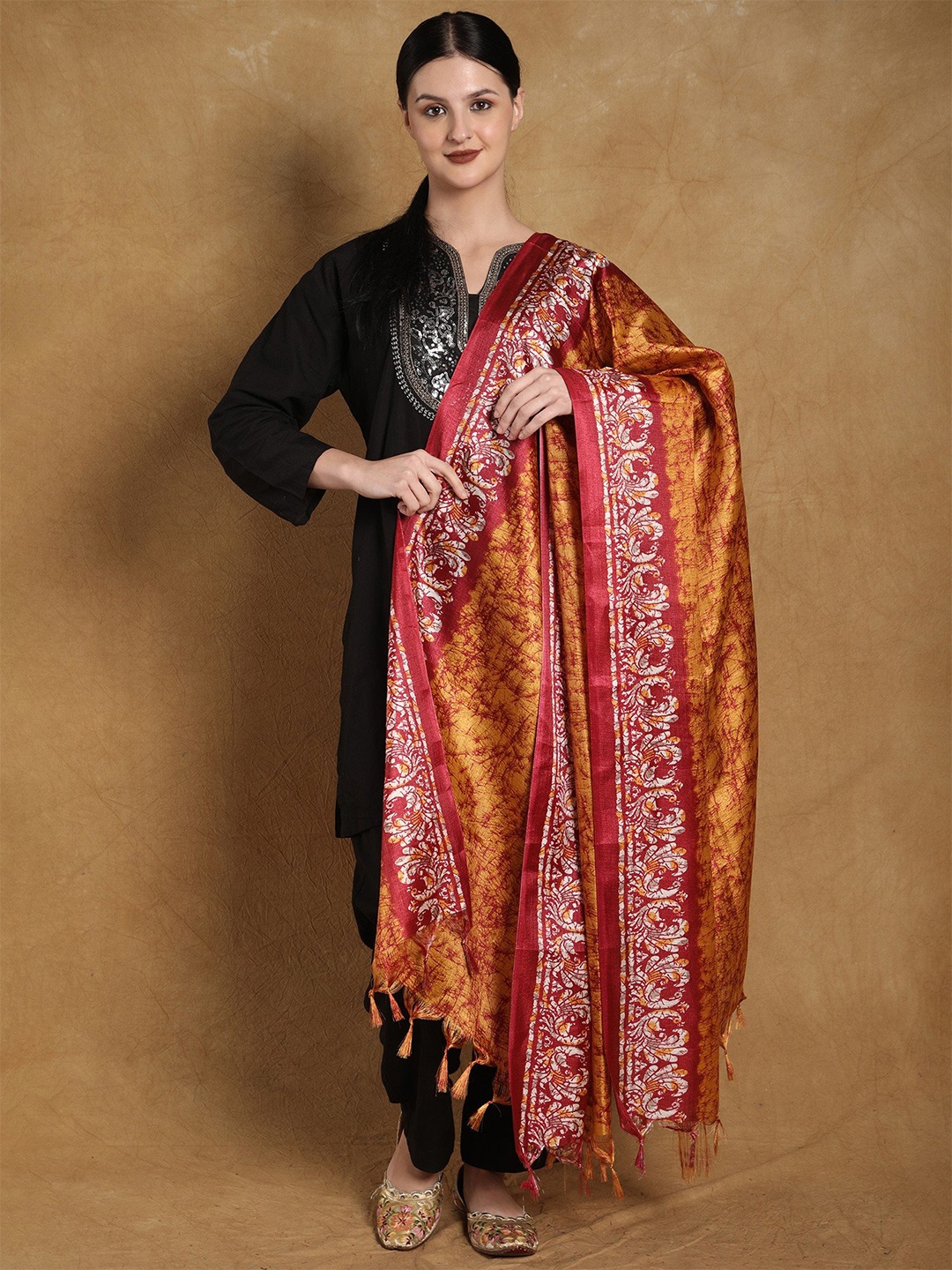 

Exotic India Printed Art Silk Dupatta, Gold