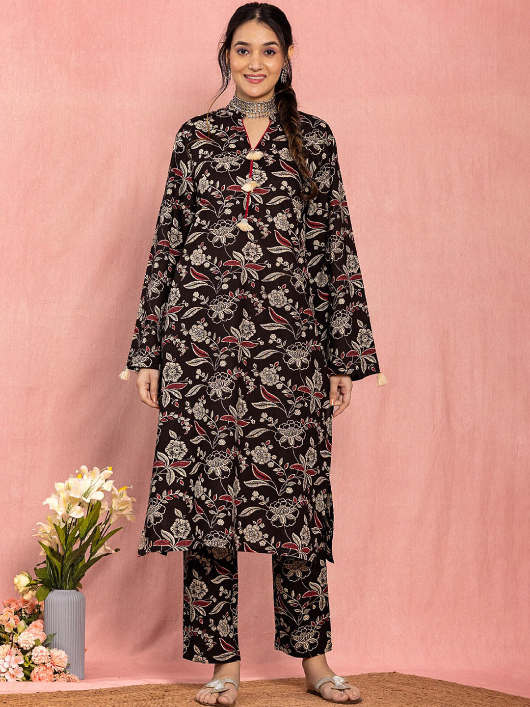 

KASYA Mandarin Collar Flared Sleeves Floral Printed Pakistani Style Kurta with Palazzo, Black
