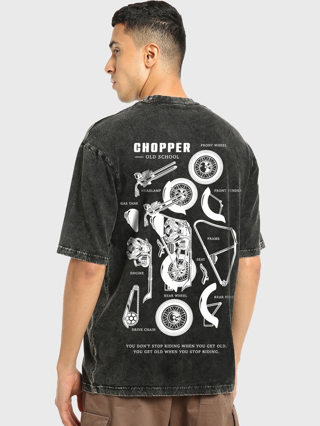 

Bewakoof Men Printed Drop Shoulder Sleeves Cotton Oversized T-shirt, Black