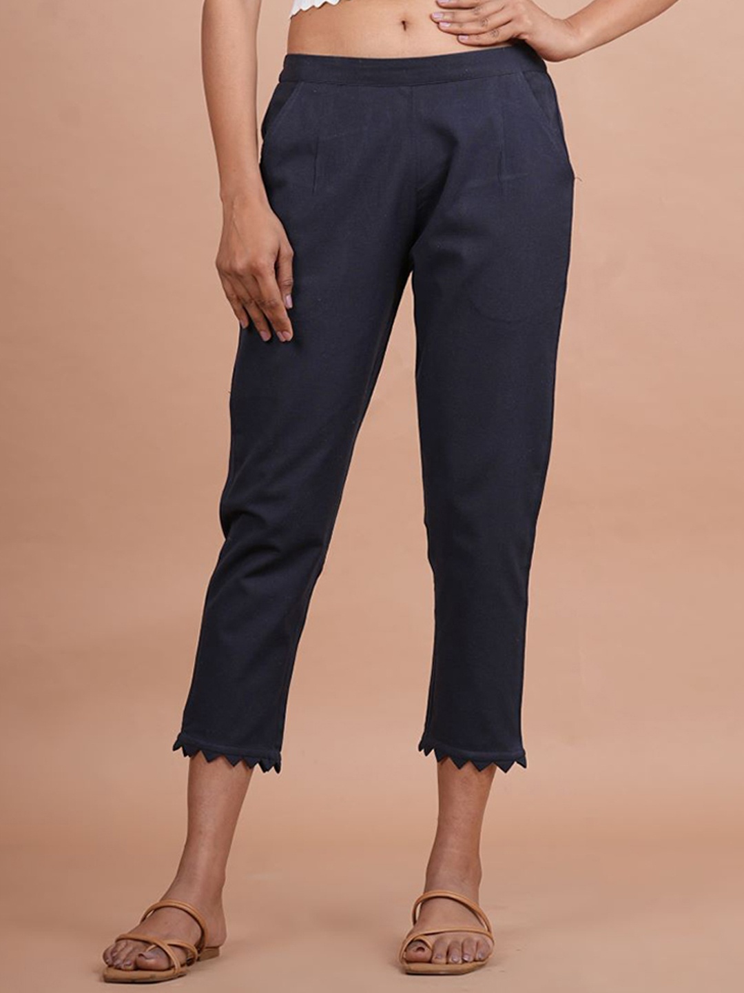

MIRAYYA Women Tailored Tapered Fit Mid-Rise Easy Wash Cotton Cropped Trousers, Blue