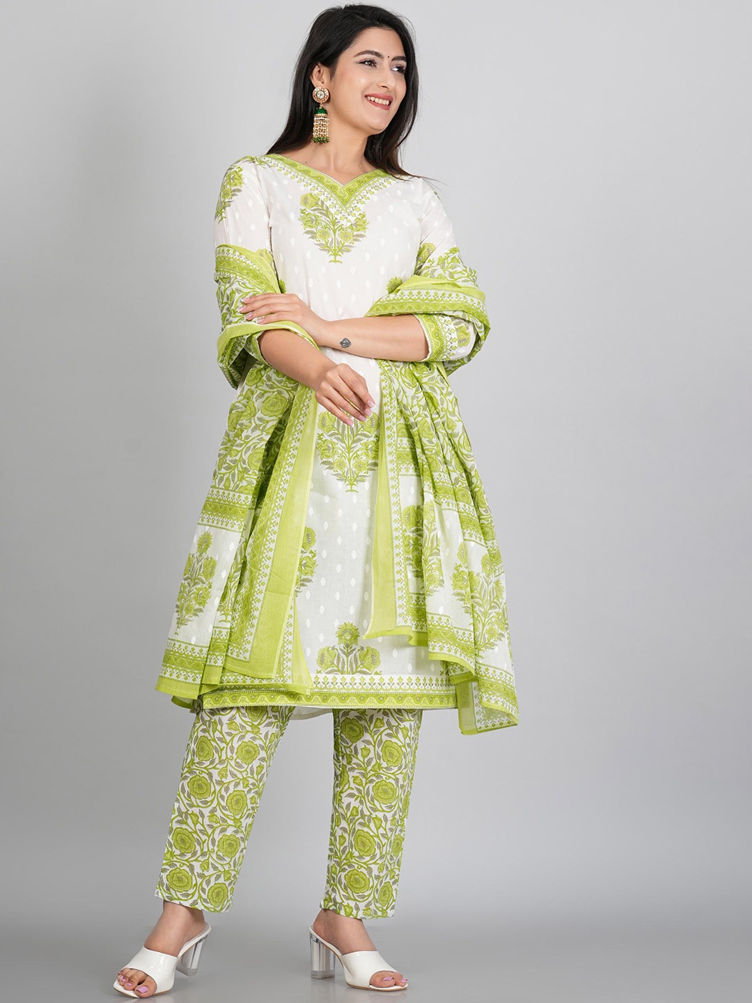 

P3D CREATION Printed Regular Pure Cotton Kurta with Trousers & Dupatta, Green