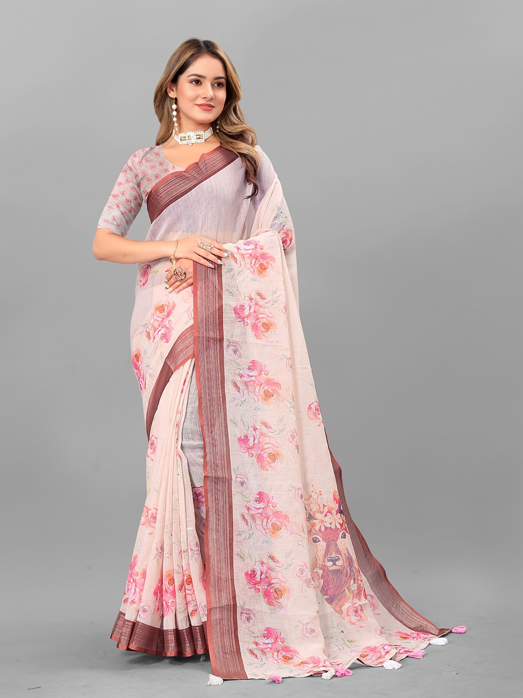 

Mitera Floral Pure Linen Saree, Peach