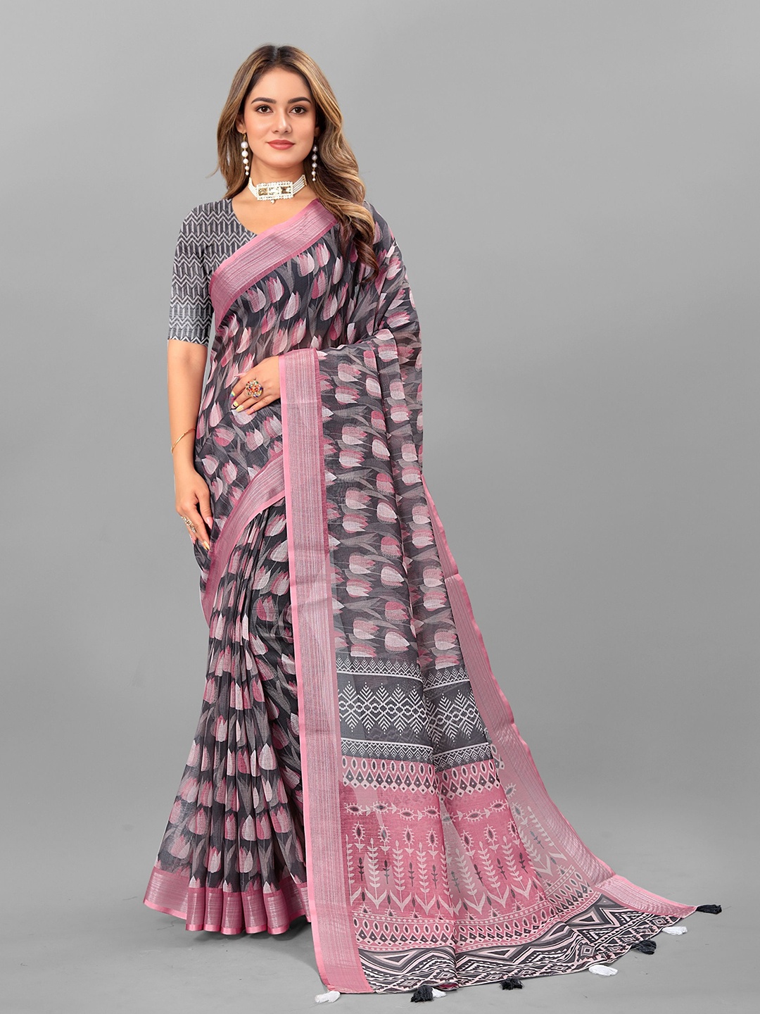 

Mitera Ethnic Motifs Pure Linen Saree, Black