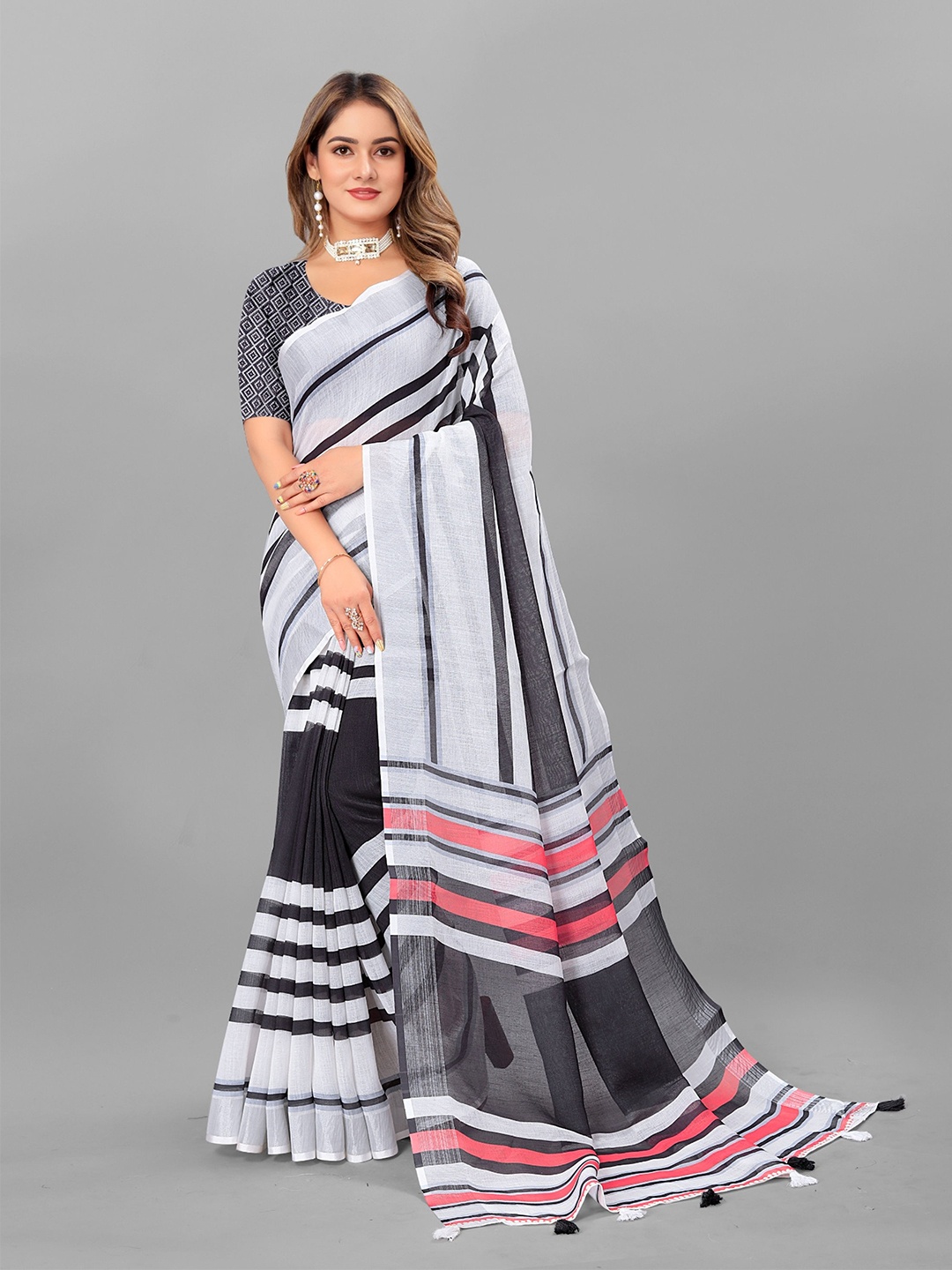 

Mitera Pure Linen Saree, White