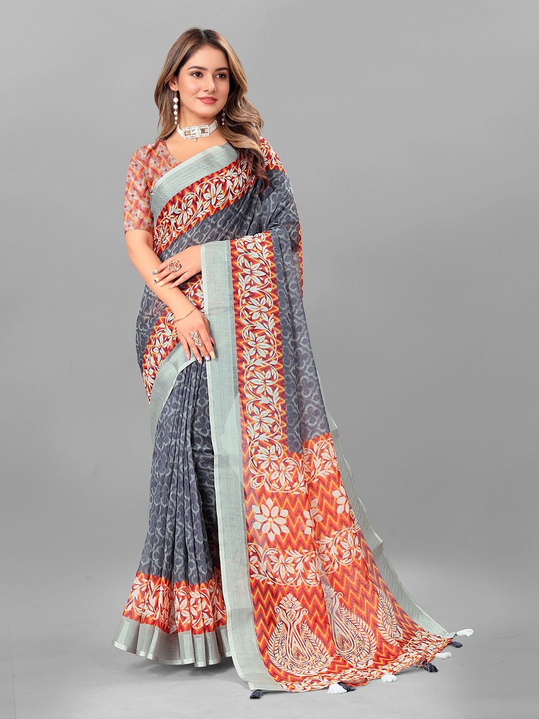 

Mitera Ethnic Motifs Pure Linen Saree, Grey