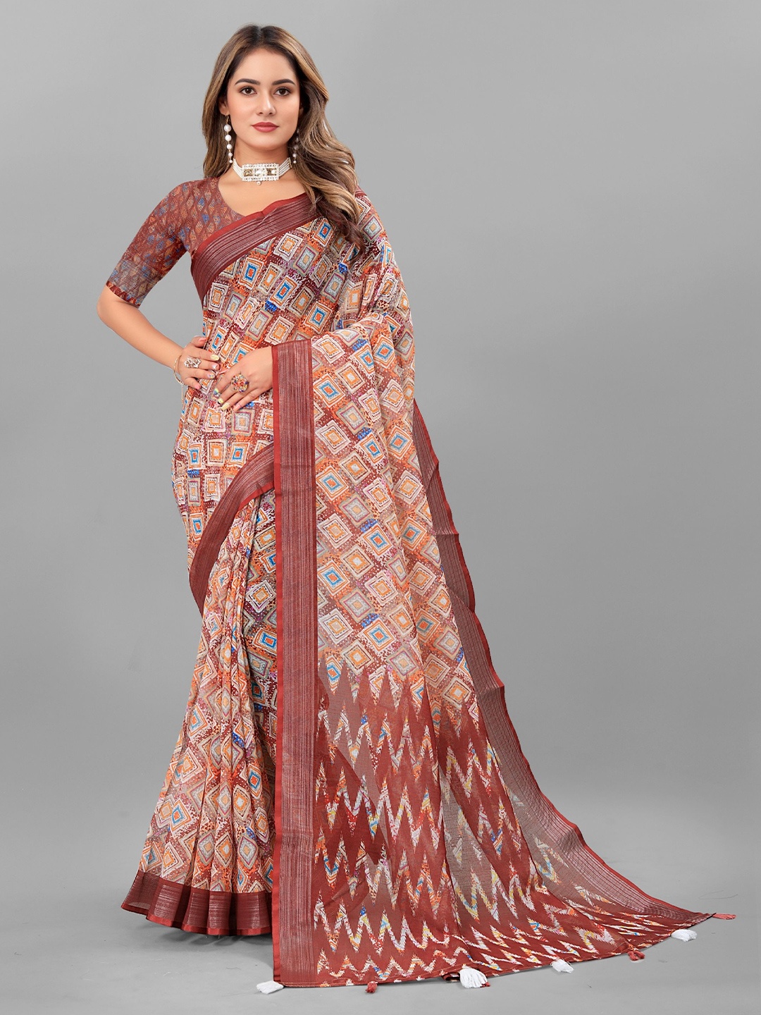 

Mitera Ethnic Motifs Pure Linen Saree With Blouse Piece, Brown