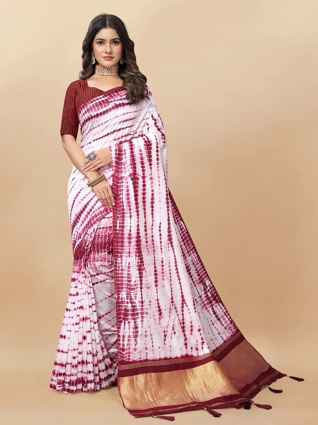 

Mitera Tie and Dye Pure Cotton Saree With Blouse Piece, Maroon