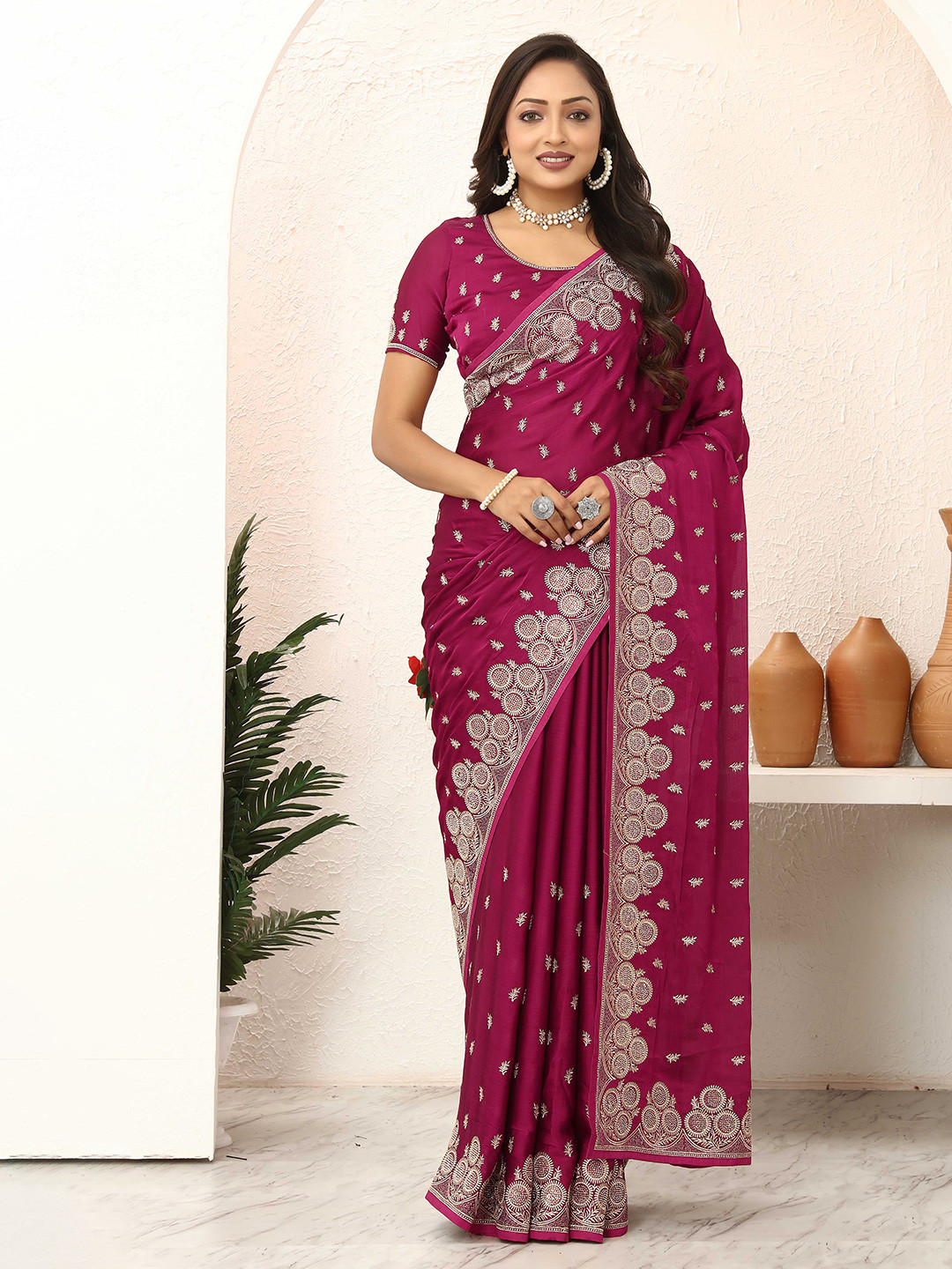 

Tankori Floral Embroidered Poly Chiffon Saree, Maroon