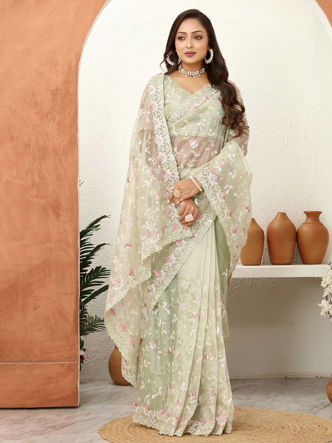 

Tankori Floral Embroidered Net Saree, Green