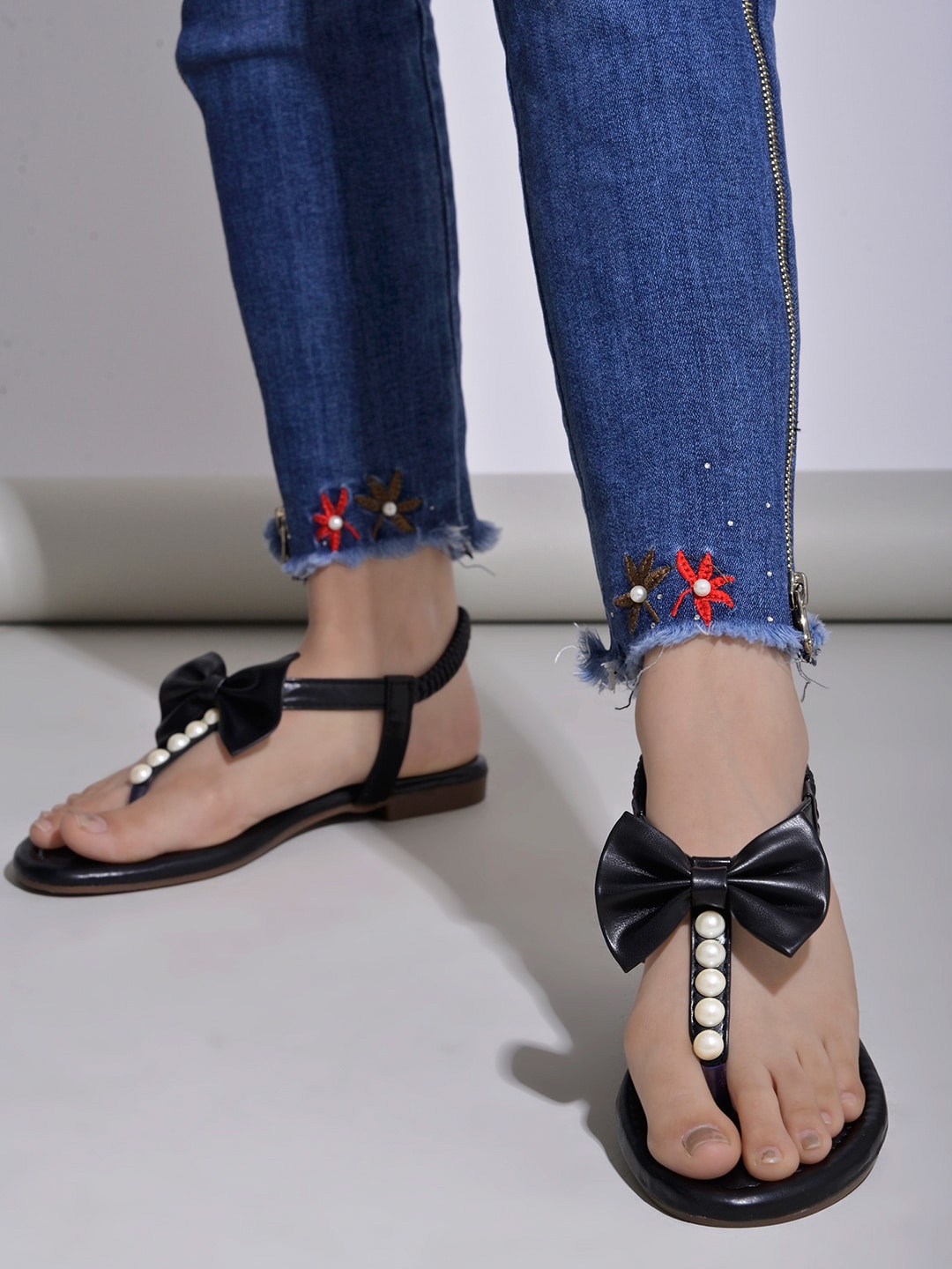 

Shoetopia Girls Embellished Bow Detail Open Toe Flats, Black