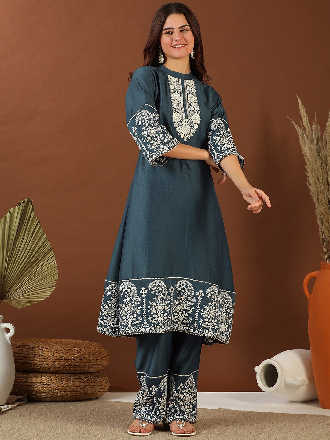 

Inddus Floral Yoke Design Empire Thread Work Kurta With Palazzo, Blue