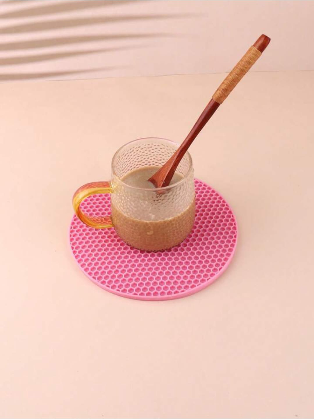 

P-Plus International Pink 2Pcs Textured Round Shaped Trivets