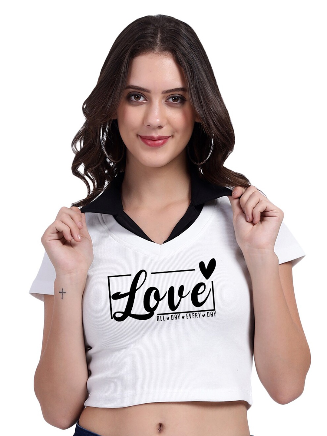 

TABADTOD Shirt Collar Short Sleeves Typographic Printed Crop Top, White
