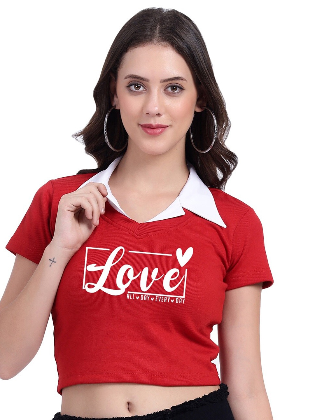 

TABADTOD Typography Printed Crop Top With Collar, Red