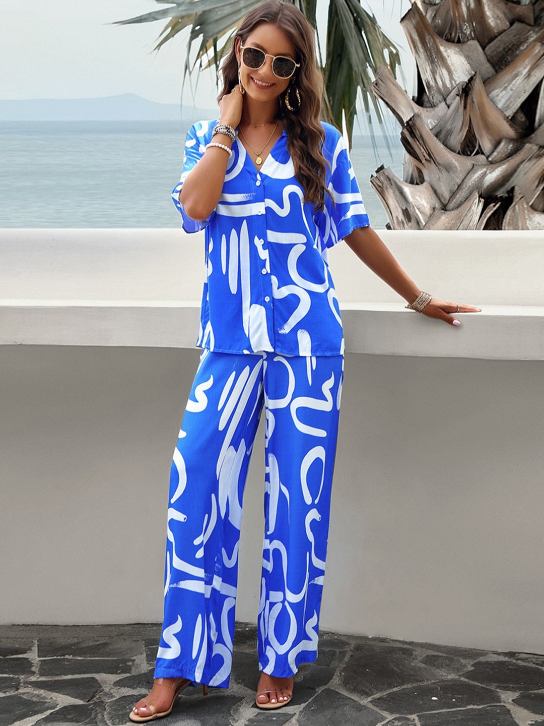 

Mast & Harbour Abstract Printed Shirt With Trousers, Blue