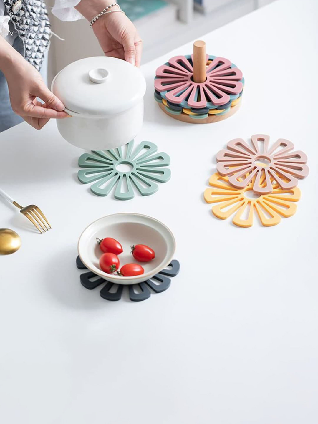 

P-Plus International Grey & Pink 6 Pieces Floral Coasters