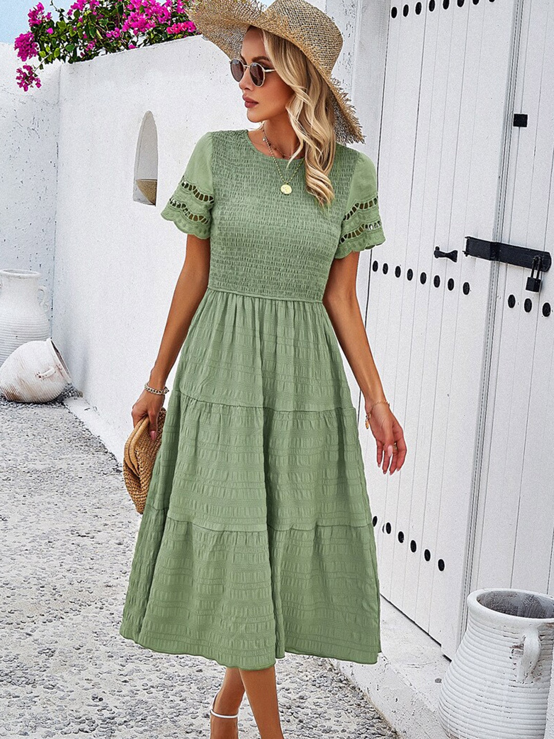 

Mast & Harbour Green Smocked Fit & Flare Midi Dress