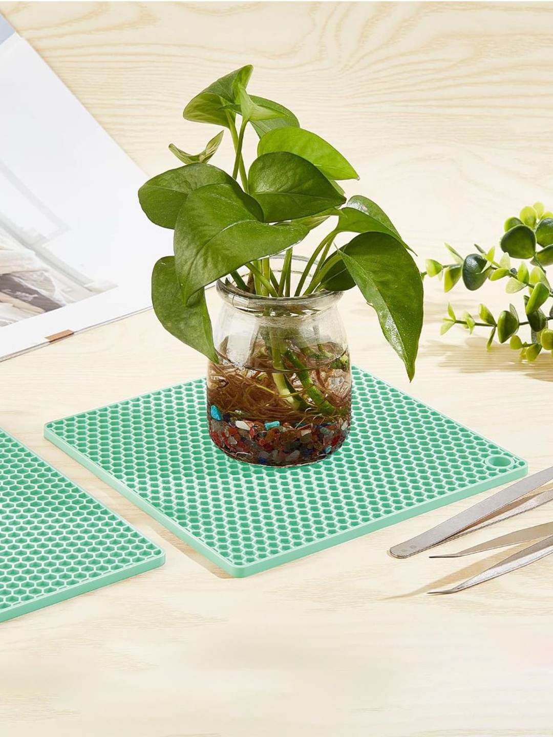 

P-Plus International Green 2 Pcs Textured Non-Slip Trivets