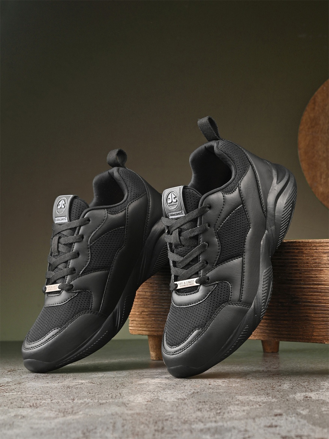 

OFF LIMITS Women Running Non-Marking Shoes, Black