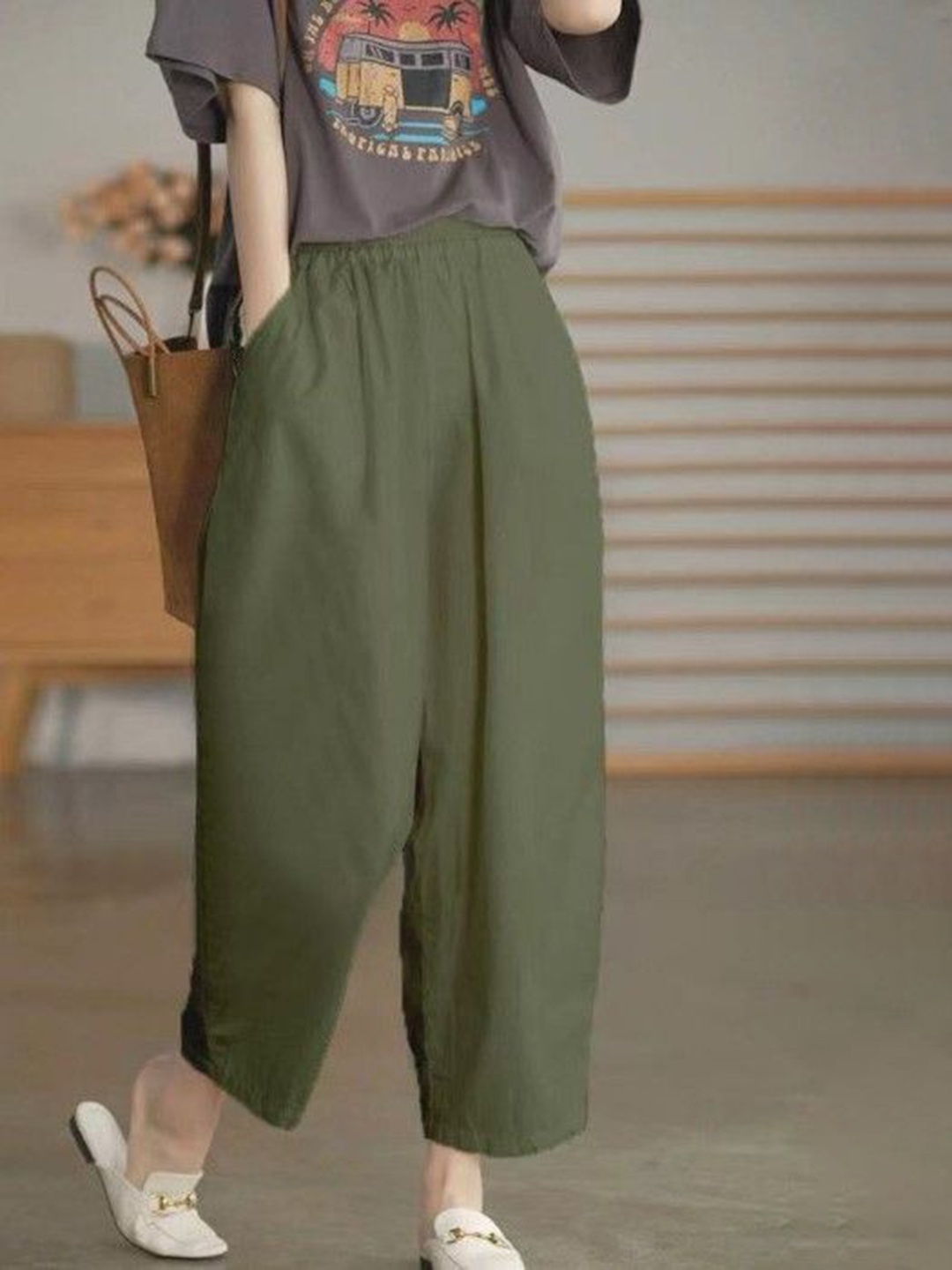 

StyleCast Women Green Loose Fit Parallel Trouser