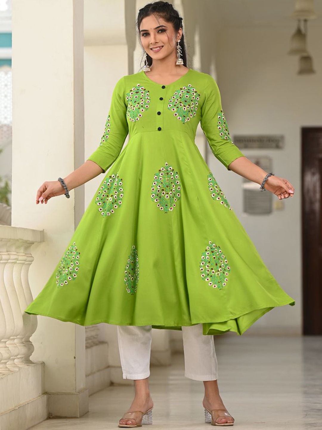 

Ayan Floral Embroidered Thread Work Block Anarkali Kurta, Green