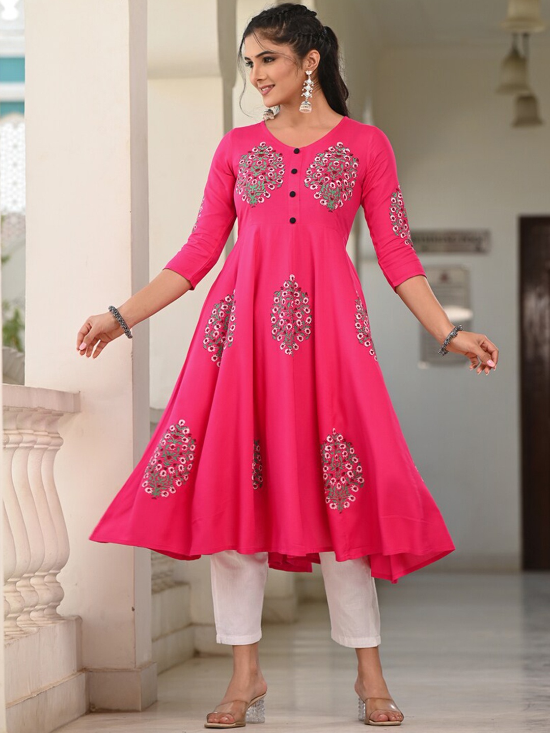

Ayan Geometric Printed Thread Work V-Neck Panelled A-Line Kurta, Pink