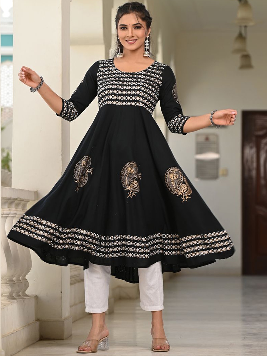 

Ayan Geometric Printed Thread Work Empire Anarkali Kurta, Black