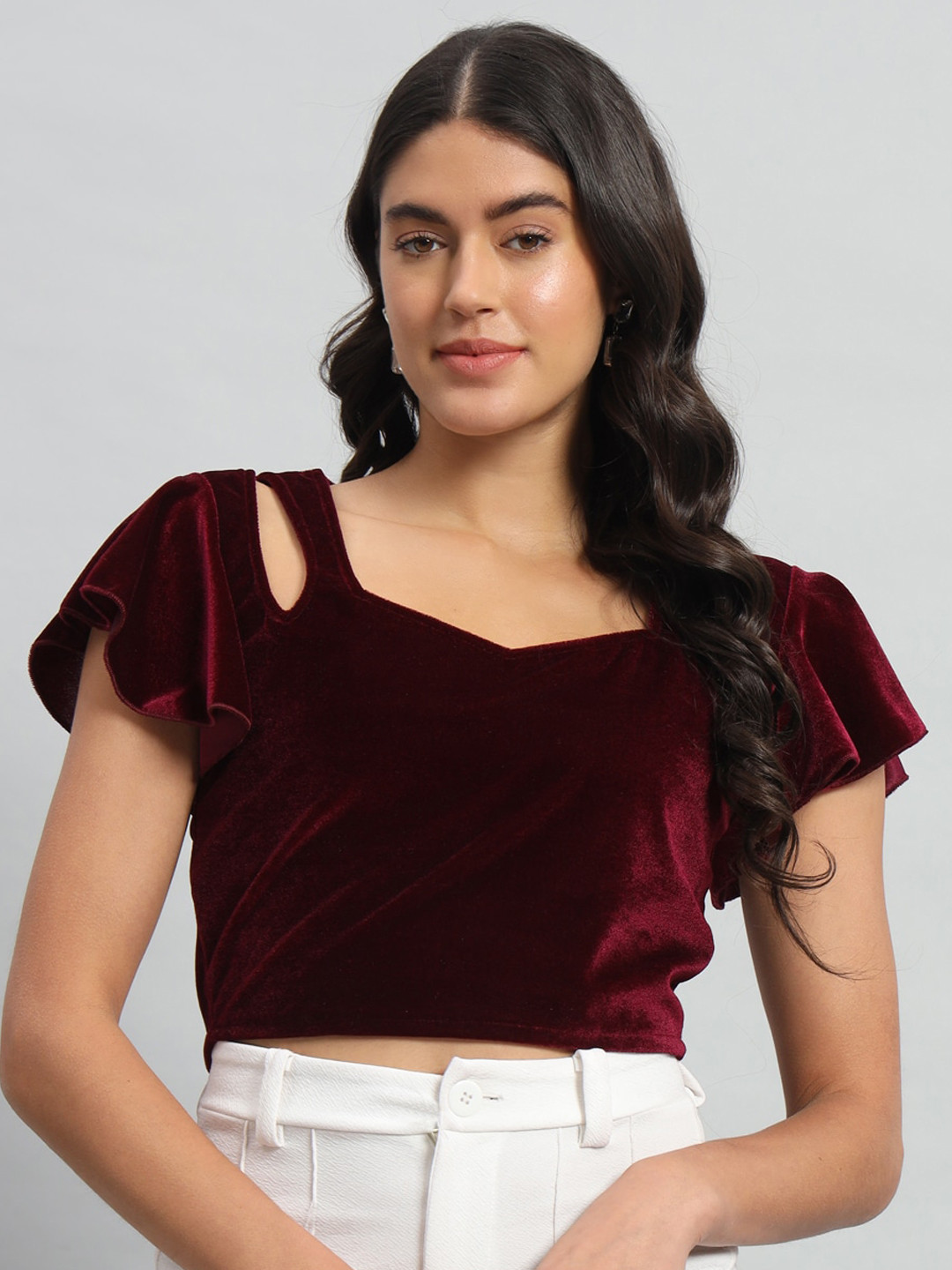 

VAARARO Sweetheart Neck Flutter Sleeves Cut-Out Stretchable Velvet Crop Top, Burgundy