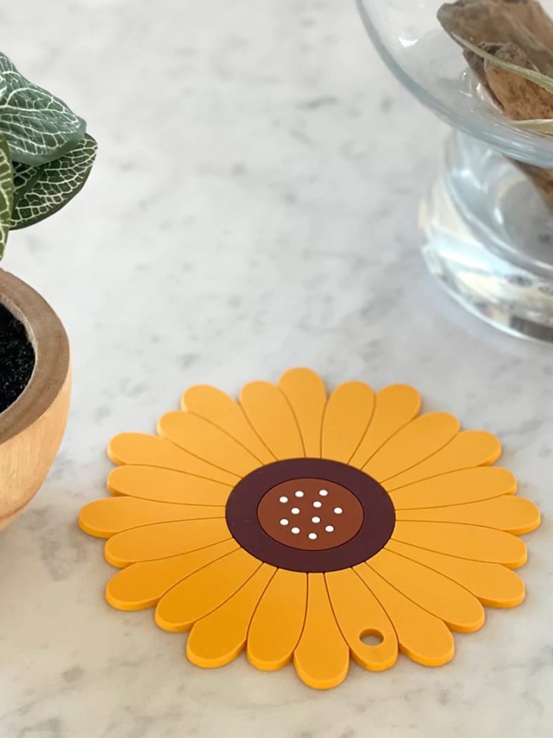 

P-Plus International Yellow & Brown 4 Pieces Floral Coasters