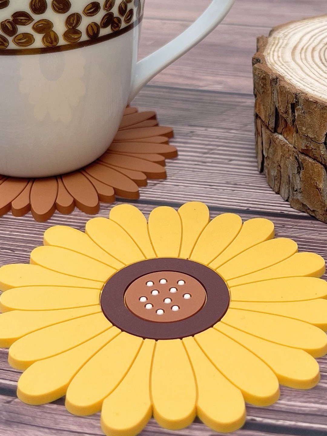 

P-Plus International Yellow & Brown 2 Pieces Floral Coasters