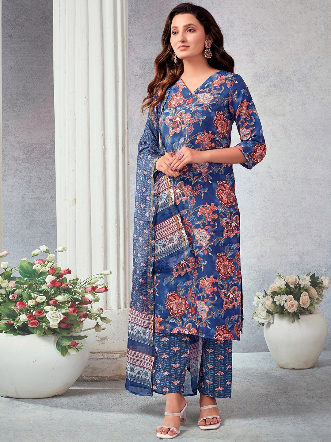 

SKYLEE Navy Blue Floral Printed Regular Kurta with Palazzos & Dupatta