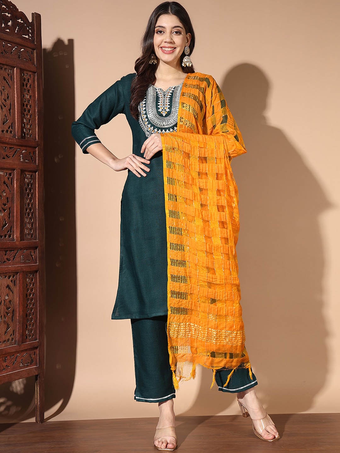 

SKYLEE Green Embroidered Regular Sequinned Kurta with Trousers & Dupatta