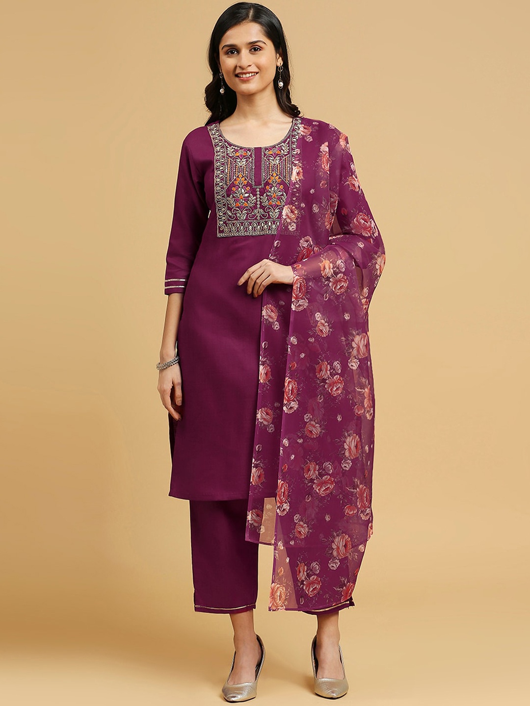 

SKYLEE Floral Yoke Design Round Neck Three-Quarter Sleeves Kurta Set, Pink