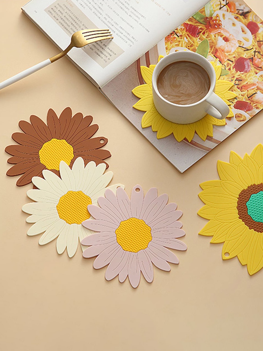 

P-Plus International Brown & Yellow 6 Pieces Sunflower Shaped Coasters