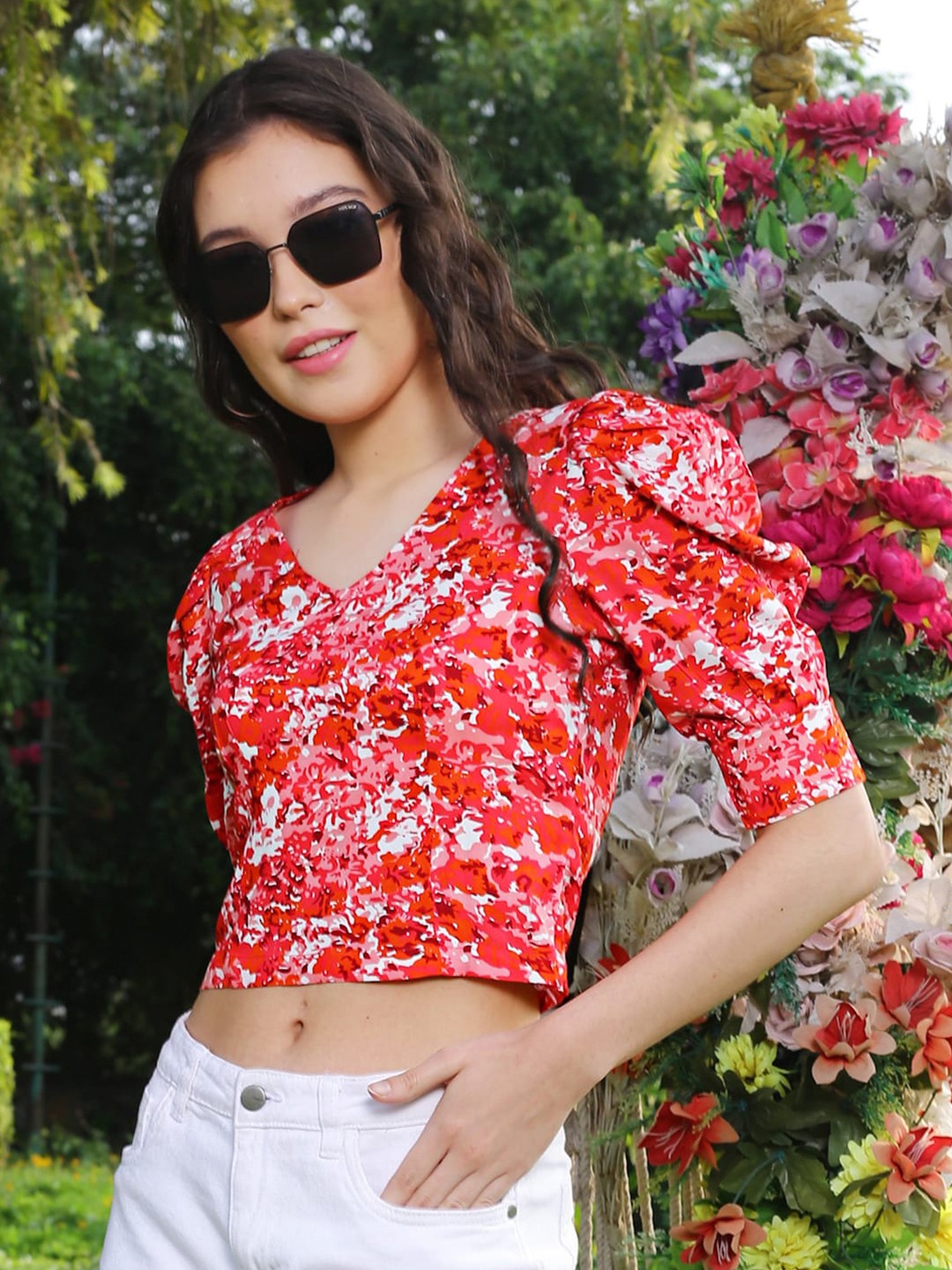 

Sera Abstract Printed V Neck Crop Top, Pink
