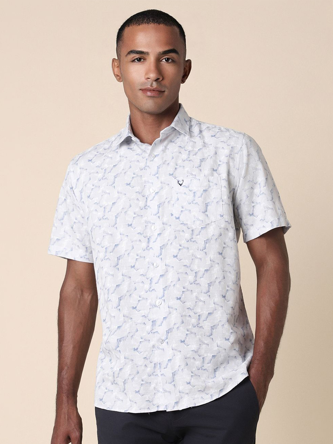 

Allen Solly Slim Fit Short Sleeves Spread Collar Cotton Opaque Printed Casual Shirt, White