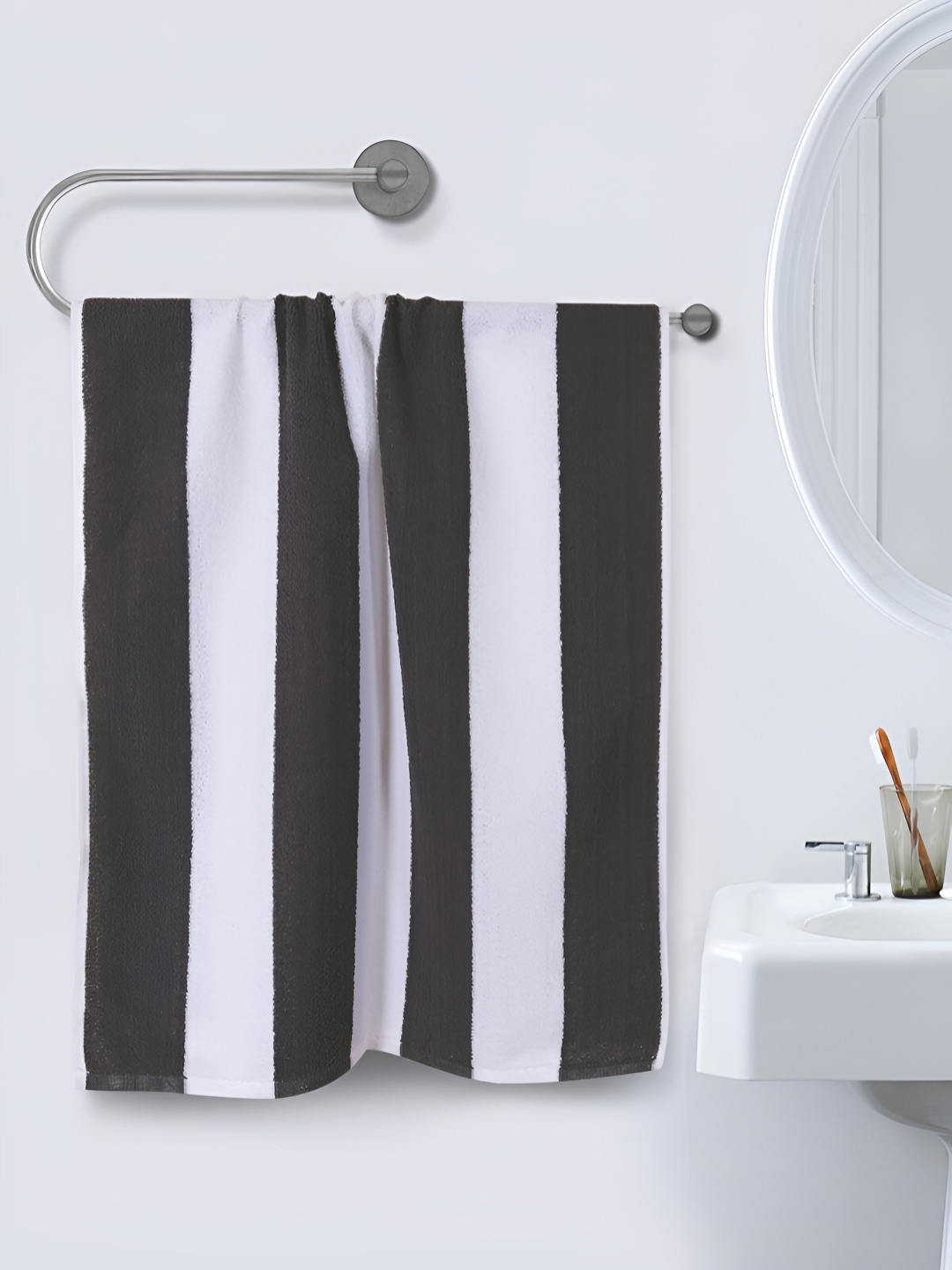 

Aura Grey & White Striped Microfiber 350 GSM Bath Towel