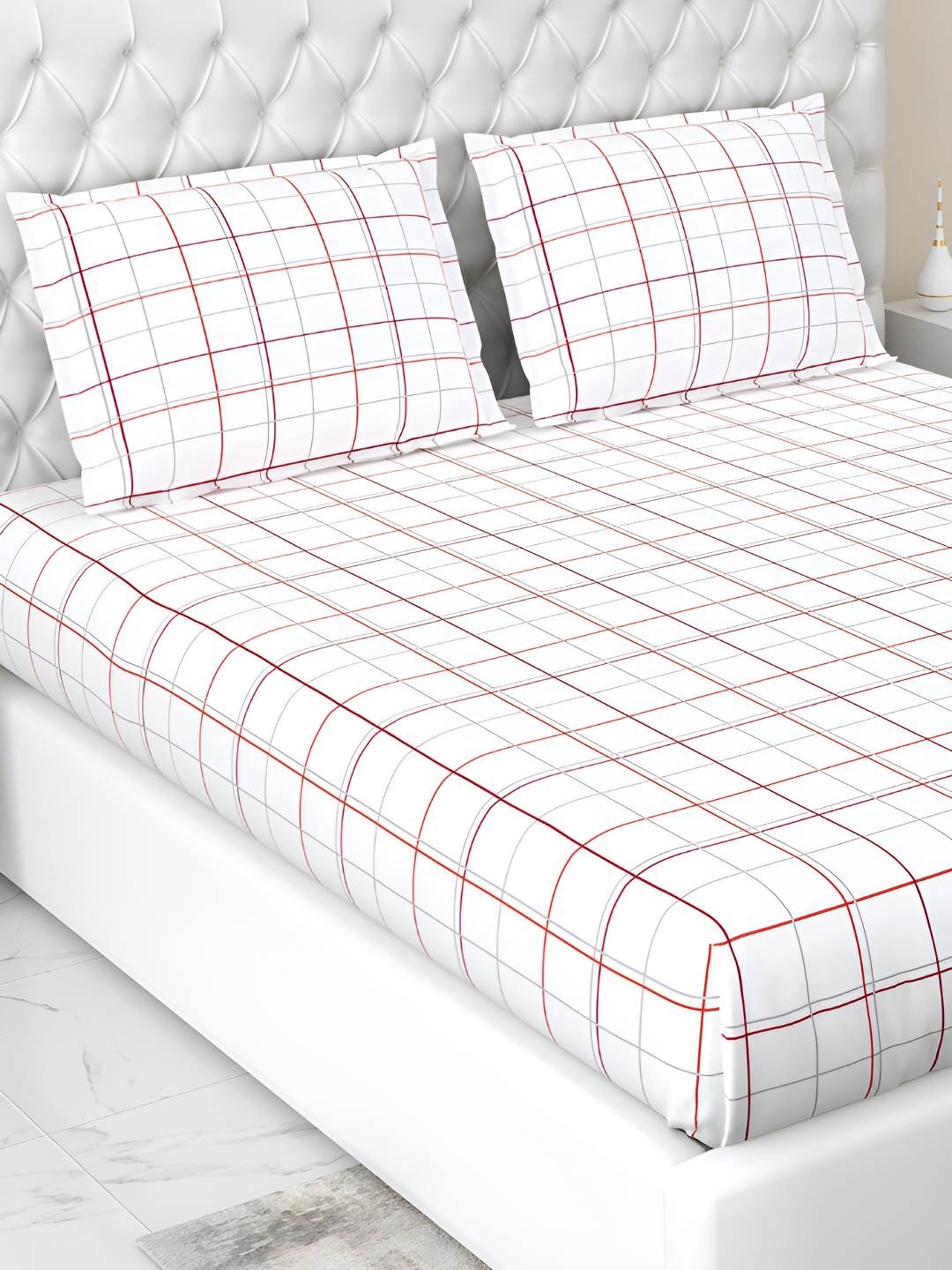 

haus & kinder White & Red Geometric Cotton 186 TC King Bedsheet With 2 Pillow Covers