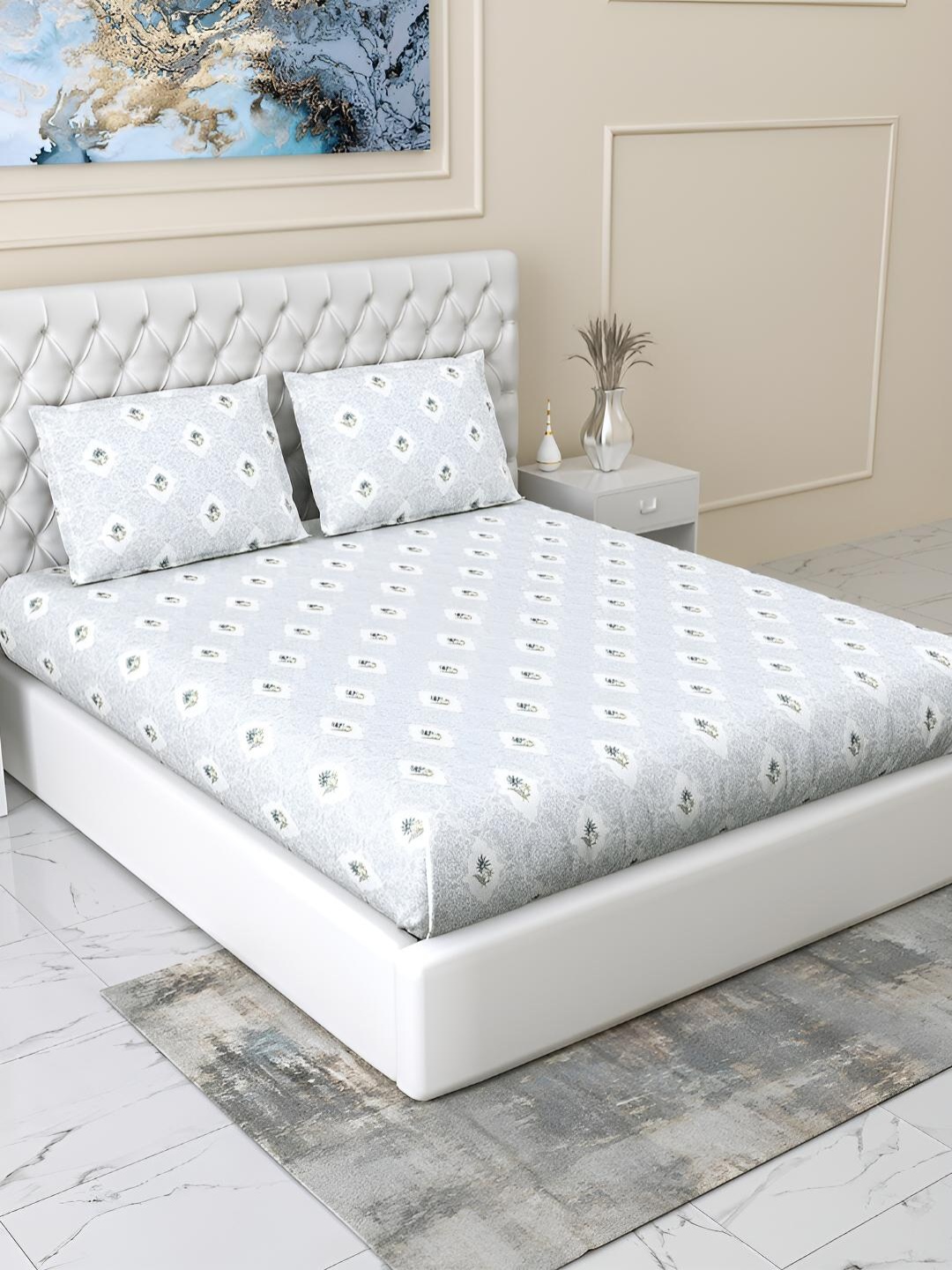 

haus & kinder Grey & White Floral Cotton 186 TC King Bedsheet With 2 Pillow Covers