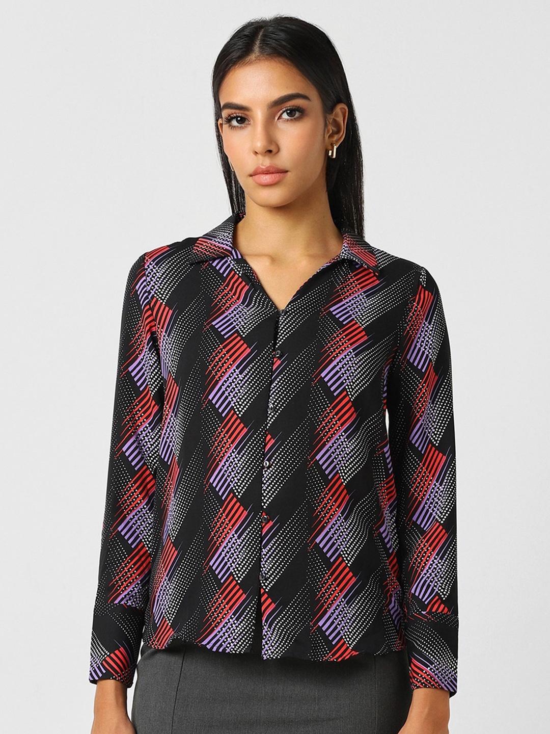 

Van Heusen Woman Abstract Printed Long Sleeves Formal Shirt, Black