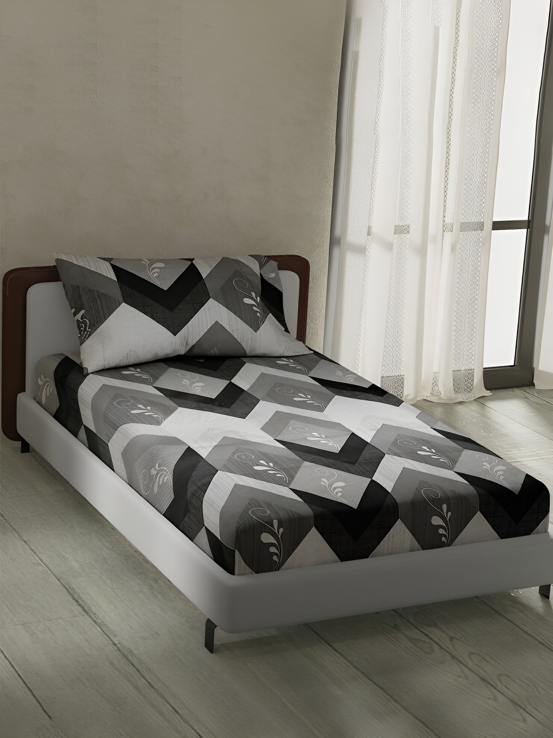 

LABHAM Black & Grey Geometric 180 TC Single Bedsheet with 1 Pillow Covers