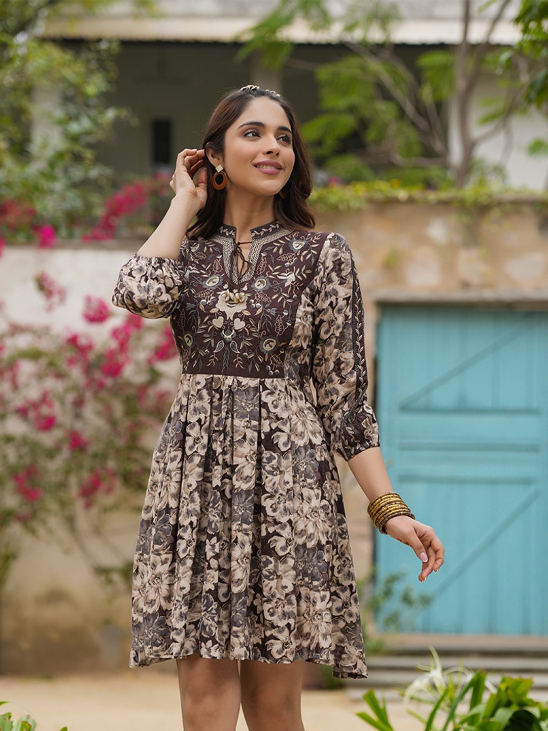 

FASHION DWAR Floral Printed Tie-Up Neck Puff Sleeve Fit & Flare Dress, Brown