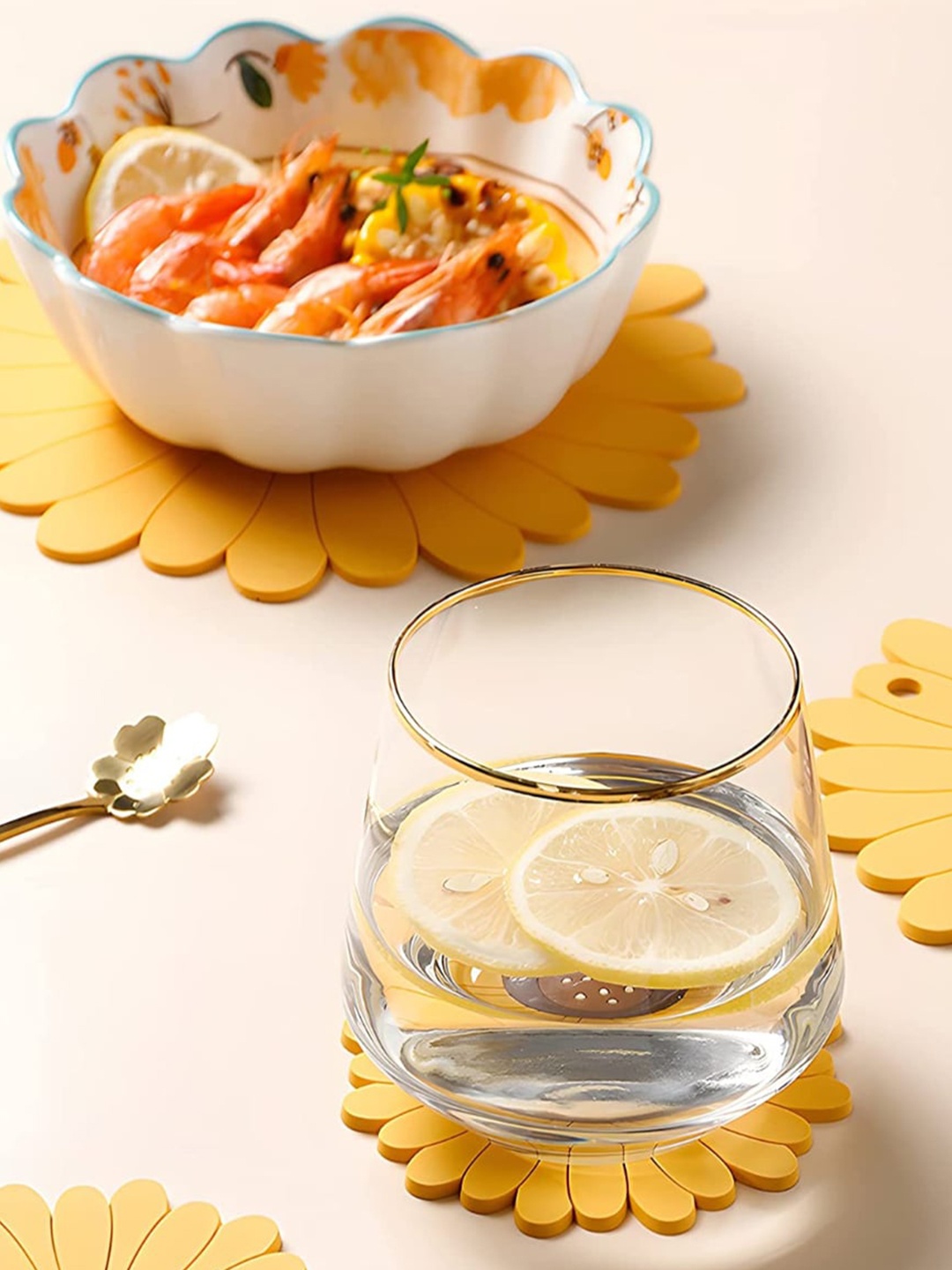 

P-Plus International Yellow & Brown 6 Pieces Sunflower Shaped Coasters