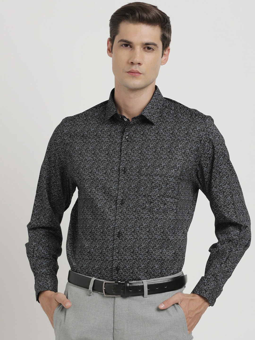 

Turtle Summer Classic Floral Printed Spread Collar Formal Shirt, Black