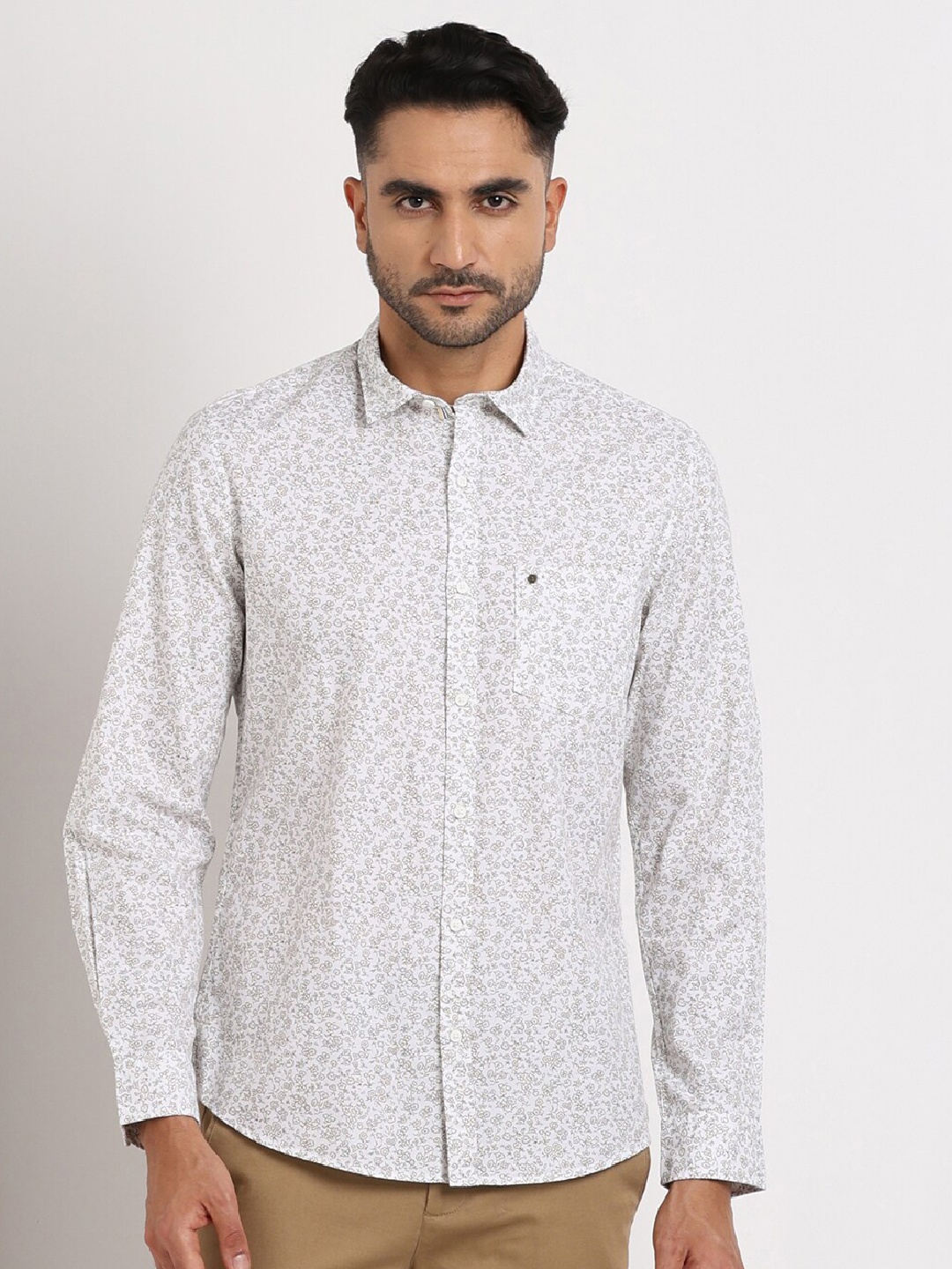 

Turtle Relaxed Slim Fit Floral Printed Opaque Cotton Casual Shirt, White