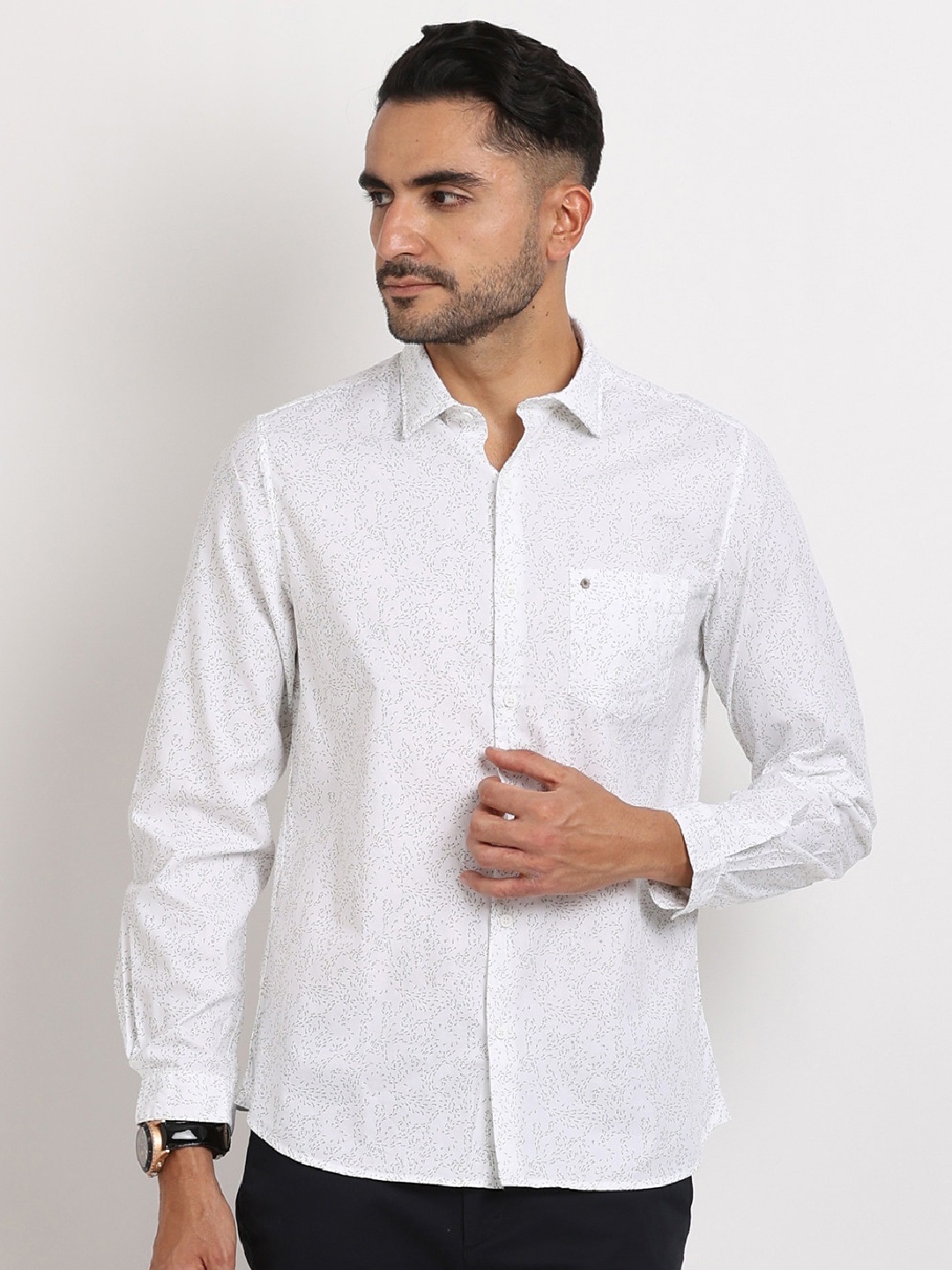 

Turtle Summer Relaxed Slim Fit Abstract Printed Casual Shirt, White